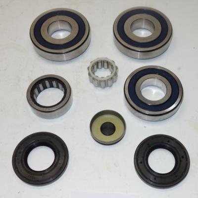 NSG370 Transmission Bearing/Seal Kit 04-08 Crossfire/07-08 Nitro/05-08 Jeep Liberty/05-14 Jeep Wrangler 6-Speed Manual Trans USA Standard Gear