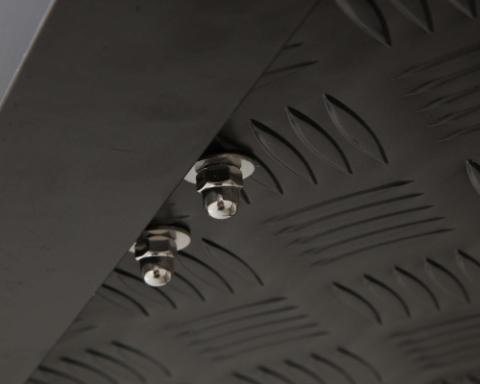 18089901 Bushveld hard shell roof top tent Overland Vehicle Systems