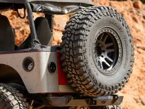 Body Mount Tire Carrier for Jeep YJ / TJ / LJ 8 x 170mm Motobilt